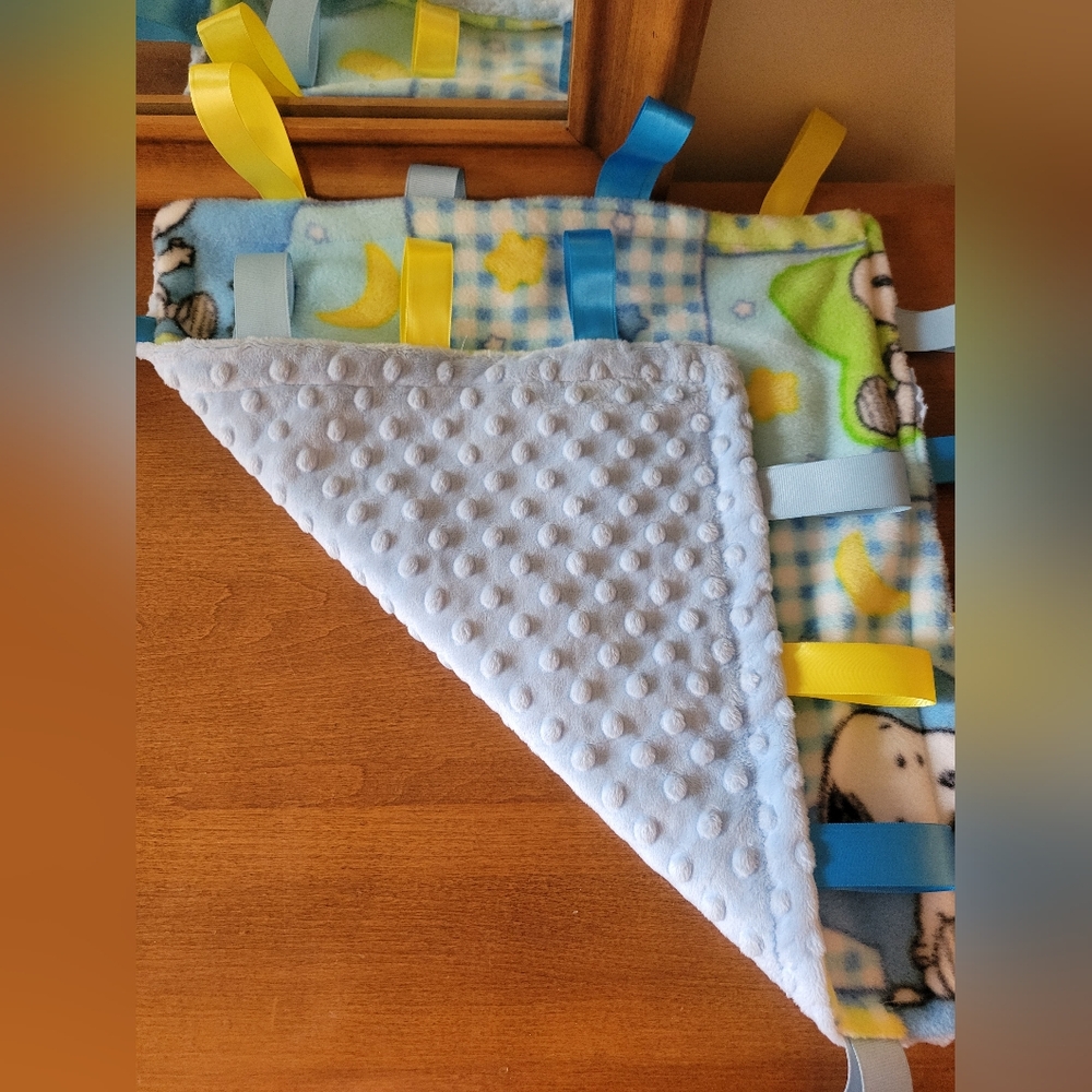 Handmade Snoopy Baby Taggy Minky Blanket - Picture 2 of 3
